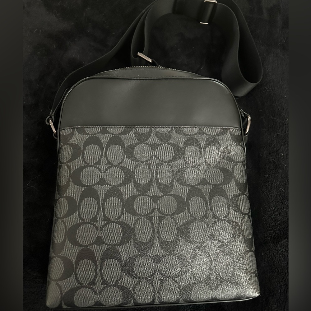 SOLD Coach Crossbody Black - Picture 3 of 4